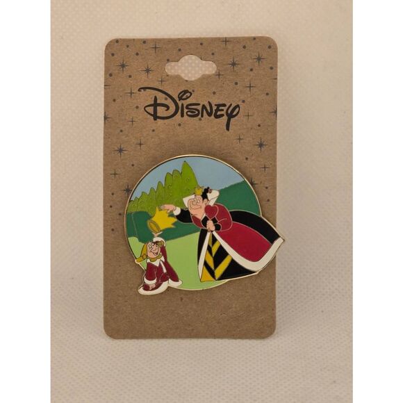 Disney Alice in Wonderland King & Queen of Hearts Circle Frame Enamel Pin - Picture 1 of 2